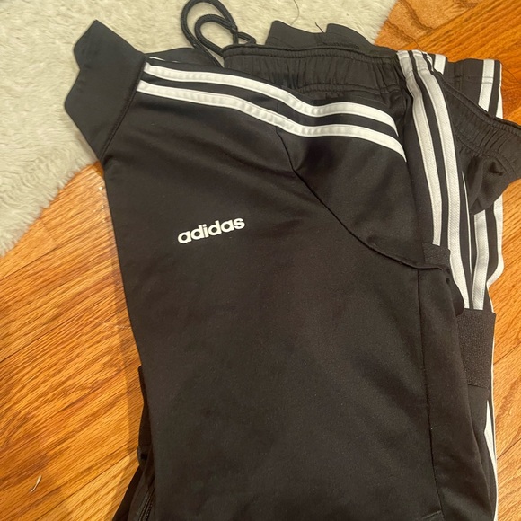 ADIDAS SET ! - Picture 2 of 4